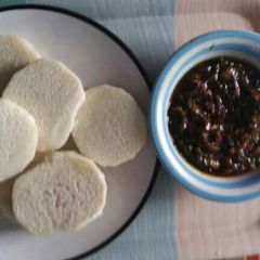 A picture of Yam and sauce.