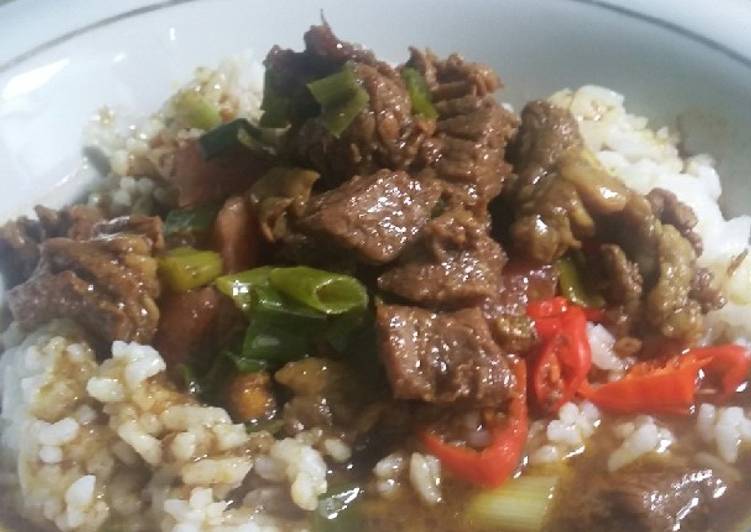 Rawon daging sapi