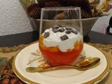 Postre light de melocotón en almíbar y requesón