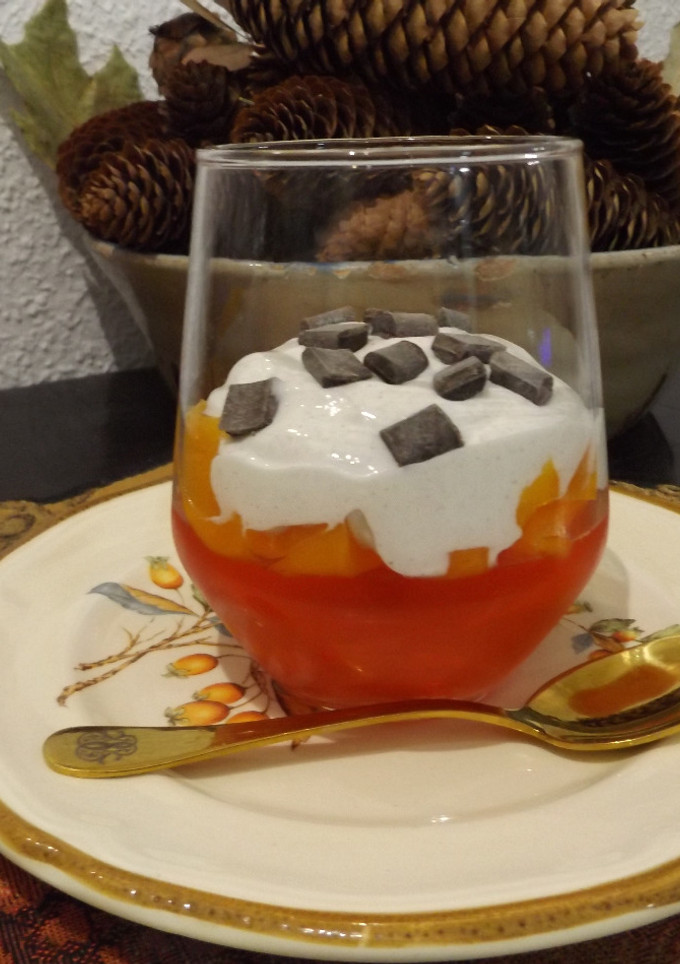 Una foto de Postre light de melocotón en almíbar y requesón