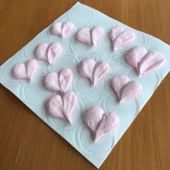 A picture of Meringue Hearts.