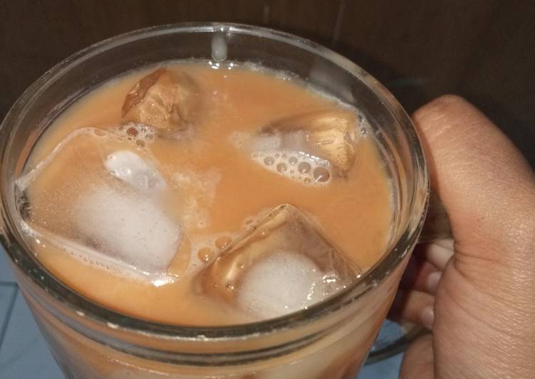 Bagaimana Membuat Thai tea simple yang Lezat