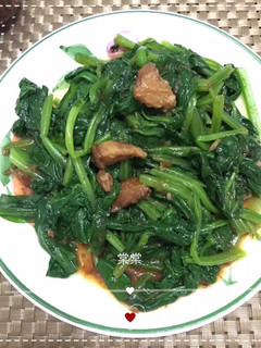 燙菠菜拌自製魯肉燥 的食譜成品照片