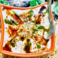 Dahi bade(vade) A picture of Dahi bade(vade).