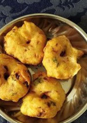 A picture of Medu vada.