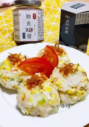 炒飯飯糰佐魩魚XO醬 的食譜成品照片