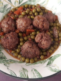 Una foto de Albóndigas a la jardinera