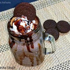 A picture of Oreo Choco Banana Shake.