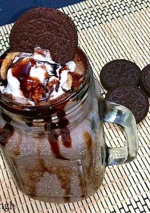 A picture of Oreo Choco Banana Shake.