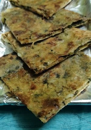आलू मेथी का पराठा (aloo methi ka paratha recipe in Hindi) रेसिपी मुख्य फोटो