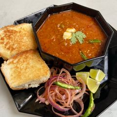 A picture of Delicious pao bhaji.