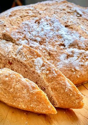 Una foto de Pan integral de manzana y nueces 🍎🍞❤