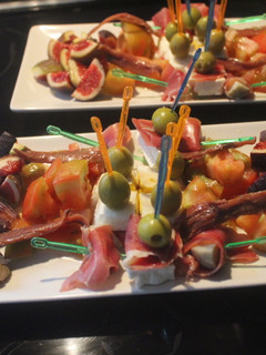 Foto principal de Ensalada de jamón, queso y huevos cuadrados