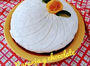Una foto de Torta de naranja y chocolate/ Il pastel d'arancia e cioccolato