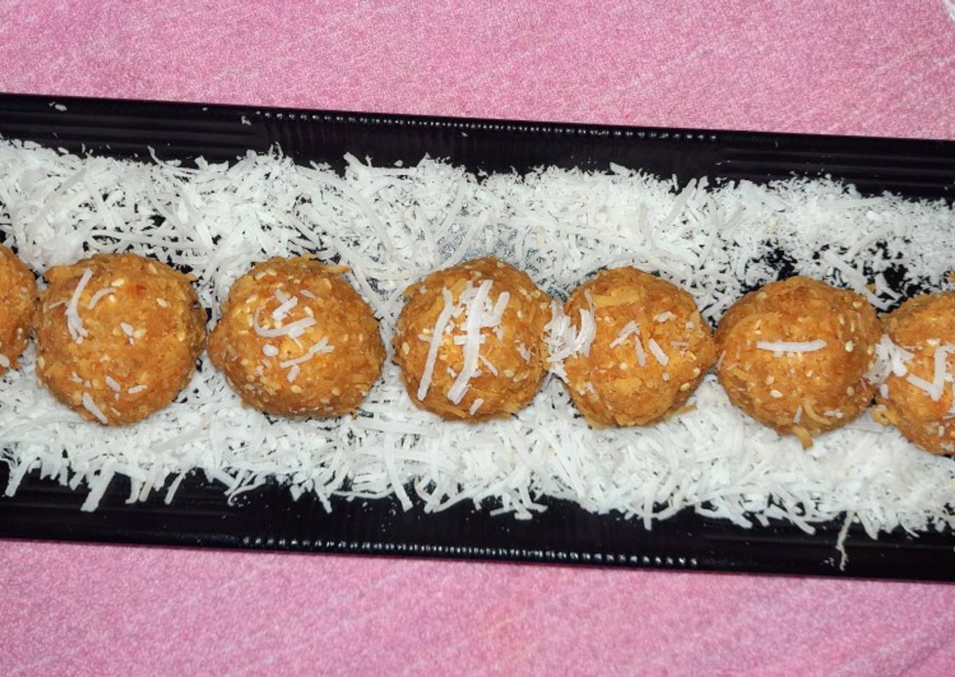 Coconut Jaggery Ladoo