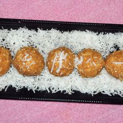 A picture of Coconut Jaggery Ladoo.