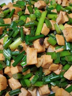 小豆干炒韭菜花 的食譜成品照片