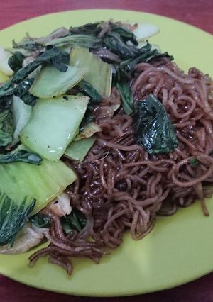 Foto resep Mie Goreng Terpaksa Vegan (Mengandung Prank)