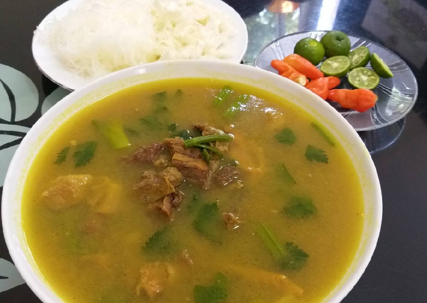 Soto campur kuah segar