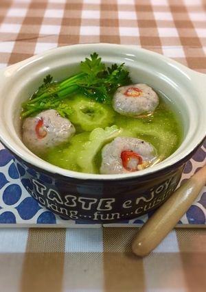 Hình của món Canh khổ qua cá thác lác.