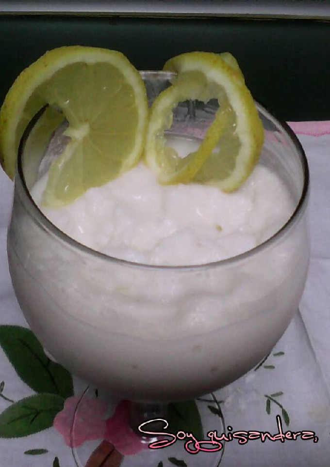 Una foto de Granizado de yogur y limón