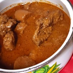 A picture of Degi Aloo Chicken Korma.