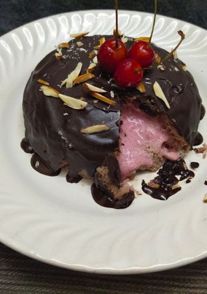 A picture of Red valvate choco dom.