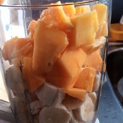 Bananas and mango smoothie A picture of Bananas and mango smoothie.