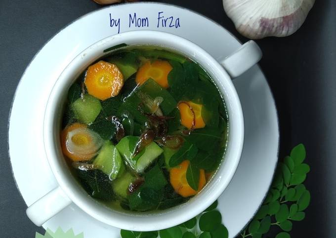 Resep Sayur Bening Daun Kelor (160) yang Bisa Manjain Lidah