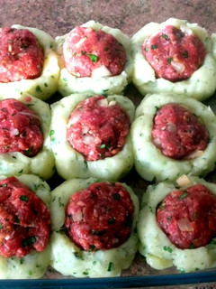 Una foto de Bolas de patata rellenas con carne picada