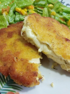 Una foto de Filetes rusos de pollo rellenos de queso