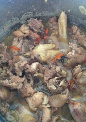 Hình của món Gà kho gừng.