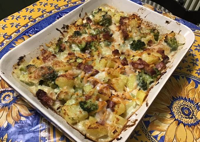 Gratin de pommes de terre et brocolis aux carottes et lard de Mila