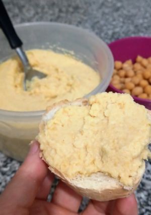 Una foto de Hummus de Garbanzo: fácil y rico