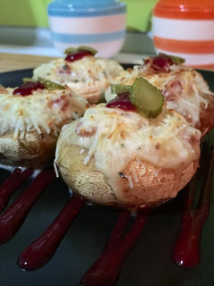 Una foto de Champiñones rellenos de jamón serrano