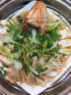 Hình của món Cá diêu hồng hấp nấm kim châm.