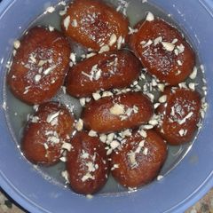 A picture of Paneer gulabjamun.