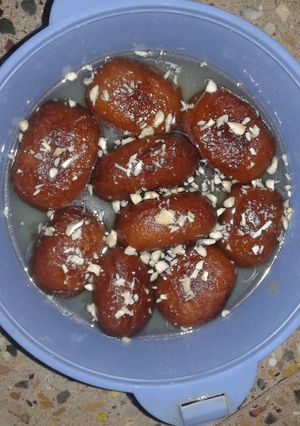 A picture of Paneer gulabjamun.