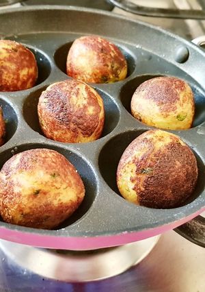 A picture of Potato bombs.