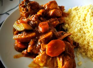 Foto principal de Tajín de pollo con verduras y cuscús