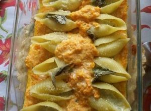 Foto de Conchiglione com molho de abóbora e sálvia