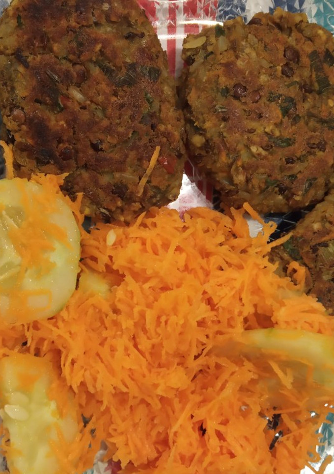 Una foto de Hamburguesas de lentejas y arvejas partidas veganas 🌿🍔