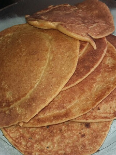 Una foto de Hot cakes con avena y zanahoria, sin harina