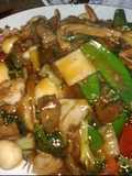 Tallarín saltado chifa