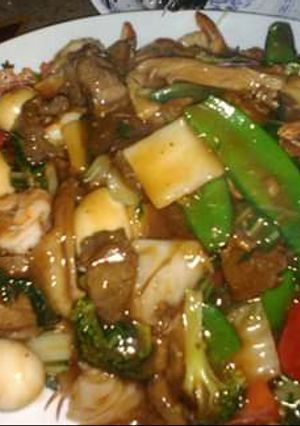 Una foto de Tallarín saltado chifa