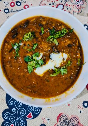 A picture of White butter + Black beans Dal makhani.
