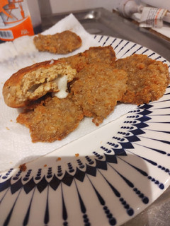 Una foto de Croquetas de pan rallado (sobras de milanesa)