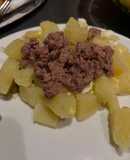 Ensalada de papa, huevo, zanahoria y atún