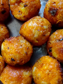 கேரட் பிசன் பட்டர் பாப்ஸ் (carrot besan butter pops recipe in Tamil) செய்முறை முக்கிய புகைப்படம்