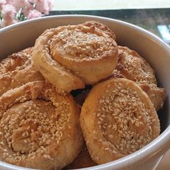 A picture of Tahini Rolls.
